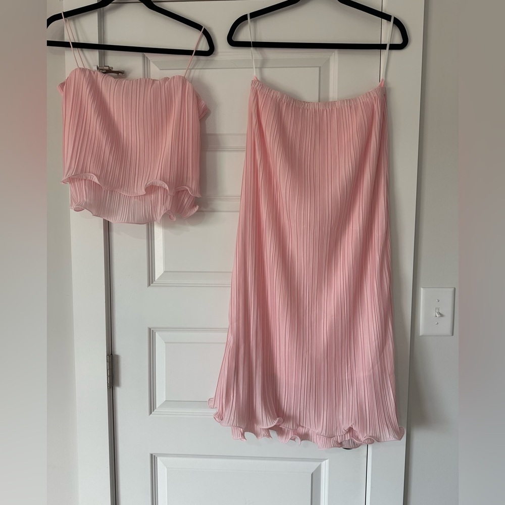 Commense Pleated Pink Ruffle Skirt Set - Picture 3 of 7